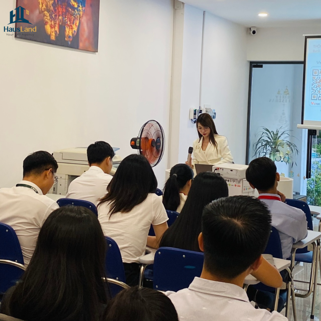 Buổi đào tạo chuyên sâu " Phân khu cao tầng Orchard Hill - Tổng dự án Sycamore " 6 Buổi đào tạo diễn ra đầy háo hứng và gần gũi
