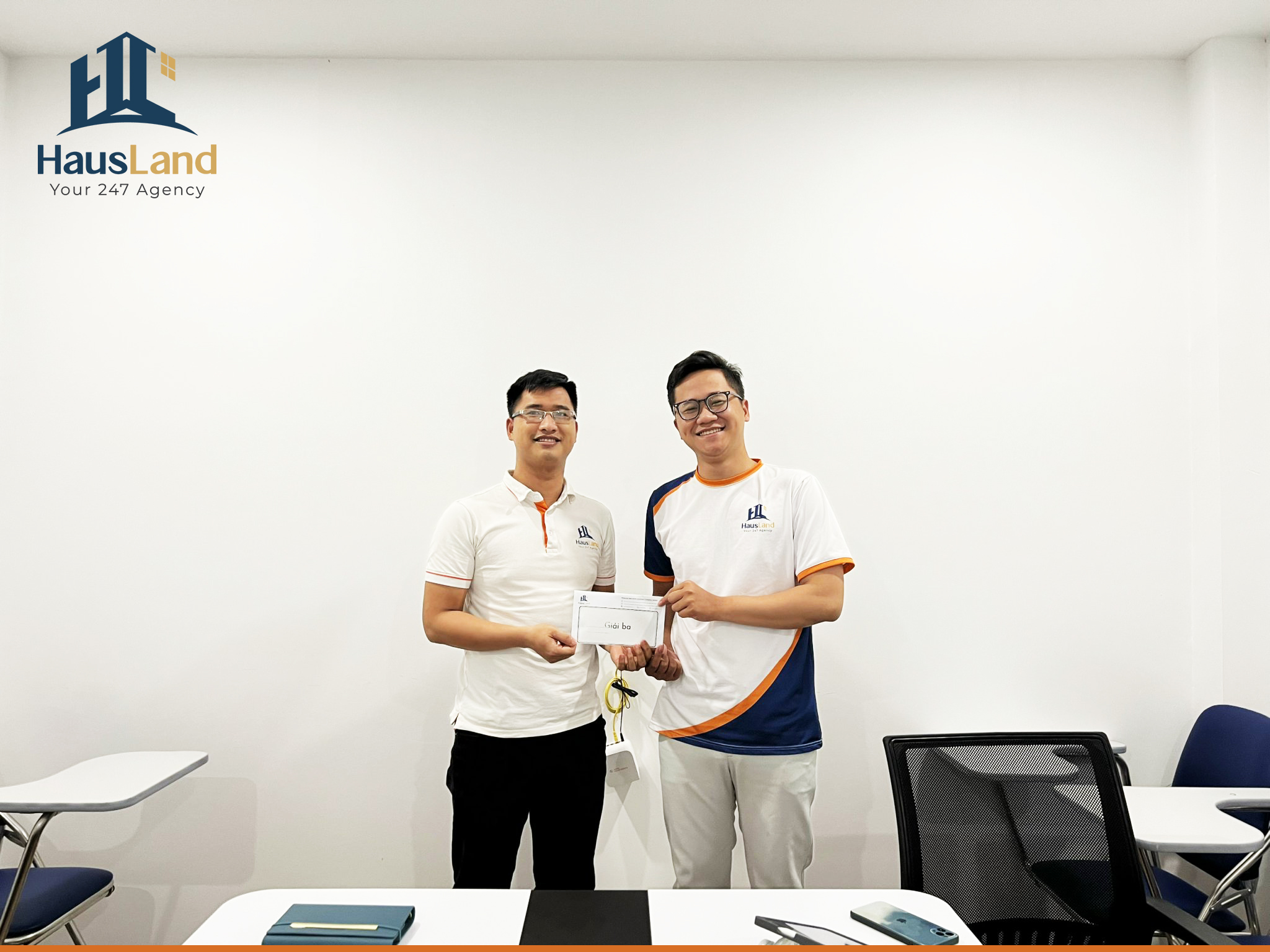 Cùng HausLand Nhìn Lại Một Chặng Đường 2023 4 HAUSLAND KHEN THUONG 1